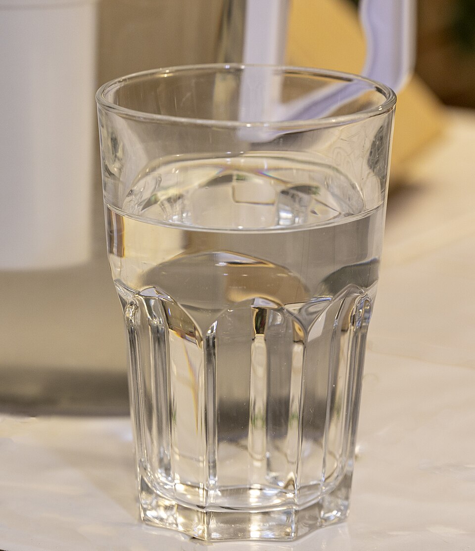 Ett glas vatten som alternativ till kaffe före blodprov